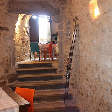 Bed and Breakfast Le Pagliare Del Gran Sasso Assergi Exterior foto