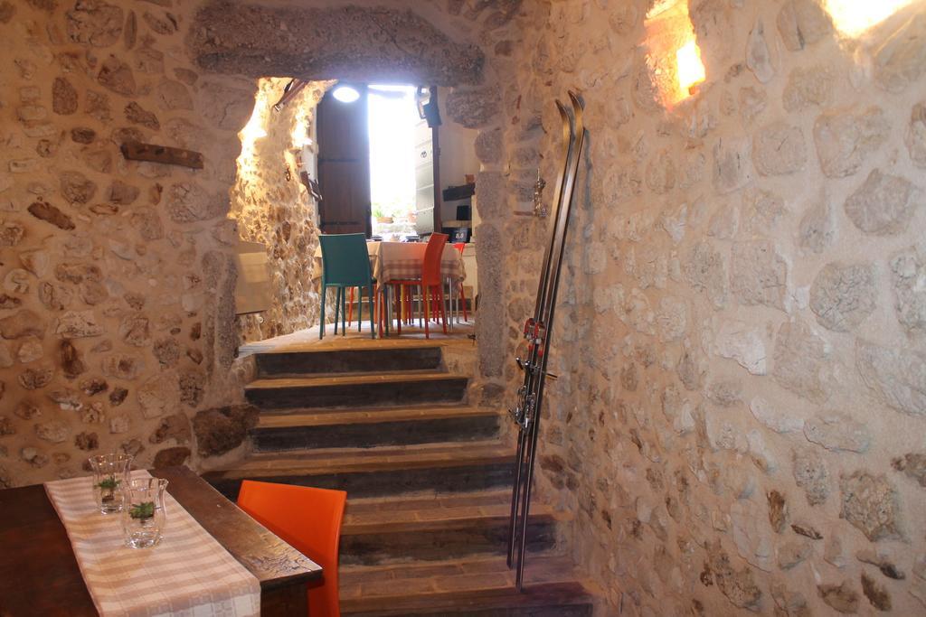 Bed and Breakfast Le Pagliare Del Gran Sasso Assergi Exterior foto